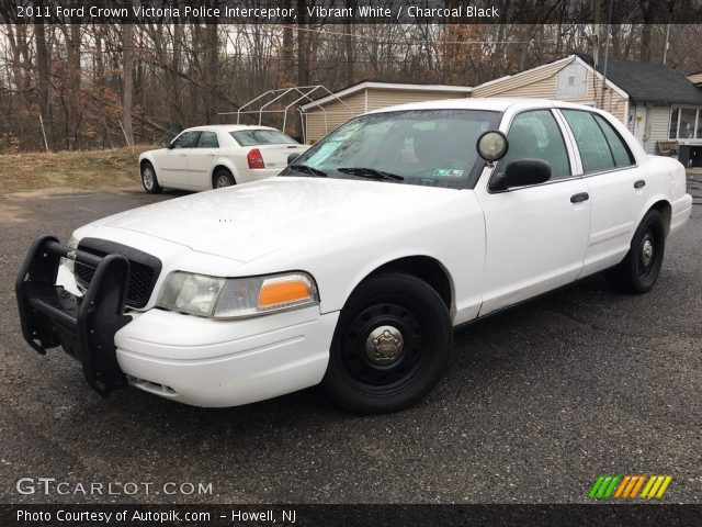 2011 Ford Crown Victoria Police Interceptor in Vibrant White