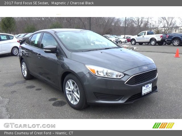 2017 Ford Focus SE Sedan in Magnetic