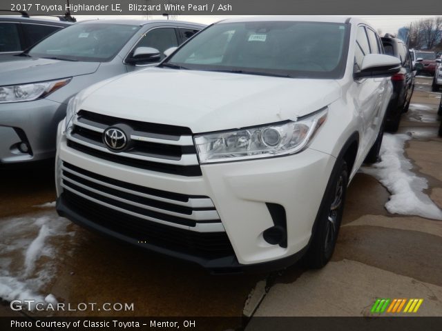 2017 Toyota Highlander LE in Blizzard White Pearl