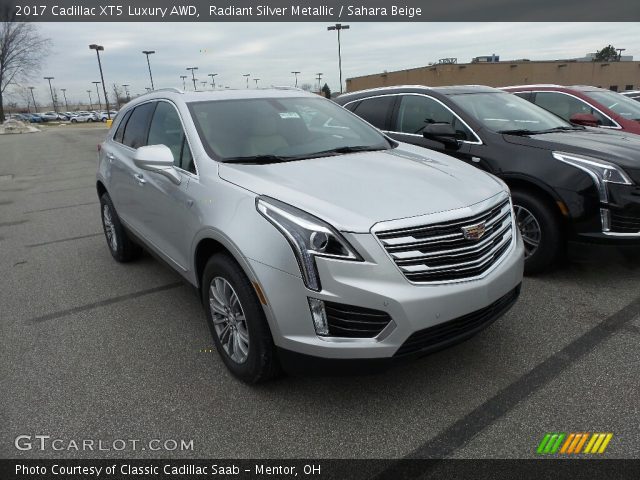 2017 Cadillac XT5 Luxury AWD in Radiant Silver Metallic