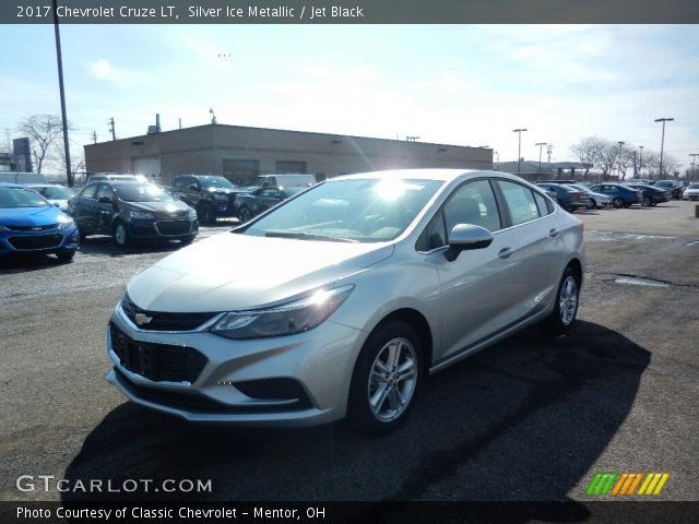2017 Chevrolet Cruze LT in Silver Ice Metallic