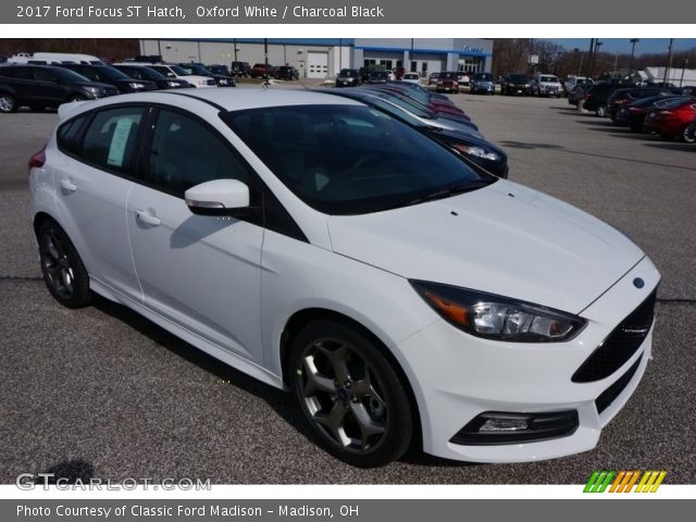 2017 Ford Focus ST Hatch in Oxford White