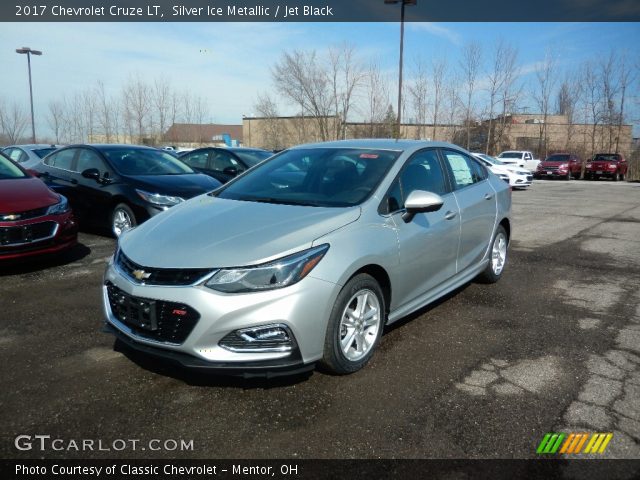2017 Chevrolet Cruze LT in Silver Ice Metallic