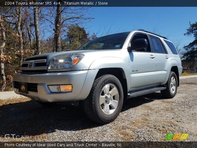 2004 Toyota 4Runner SR5 4x4 in Titanium Metallic