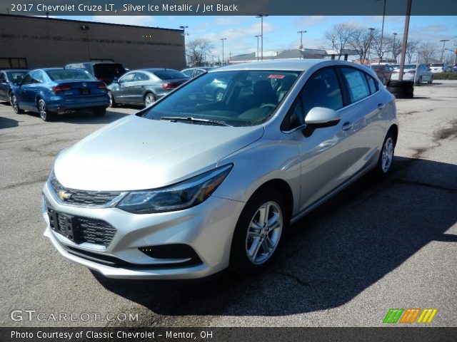 2017 Chevrolet Cruze LT in Silver Ice Metallic