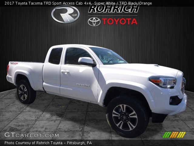 2017 Toyota Tacoma TRD Sport Access Cab 4x4 in Super White