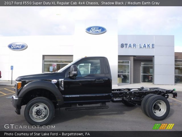 2017 Ford F550 Super Duty XL Regular Cab 4x4 Chassis in Shadow Black