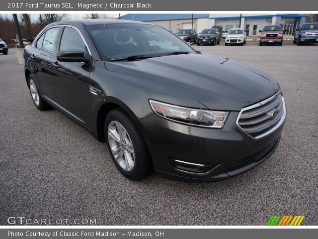 2017 Ford Taurus SEL in Magnetic