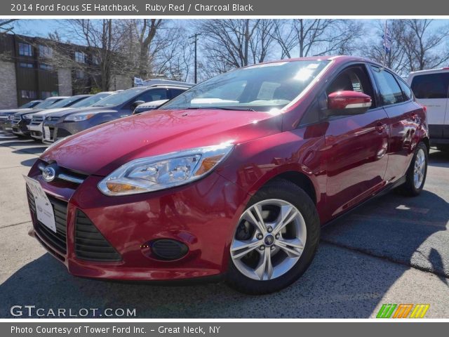 2014 Ford Focus SE Hatchback in Ruby Red