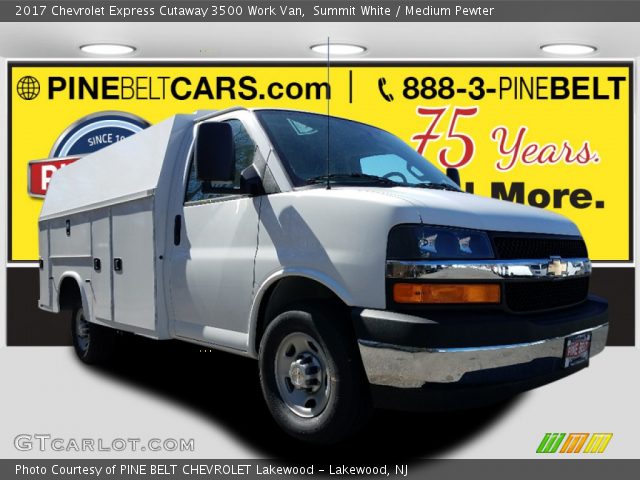 2017 Chevrolet Express Cutaway 3500 Work Van in Summit White