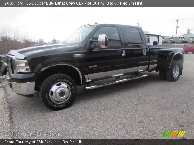 2006 Ford F350 Super Duty Lariat Crew Cab 4x4 Dually in Black