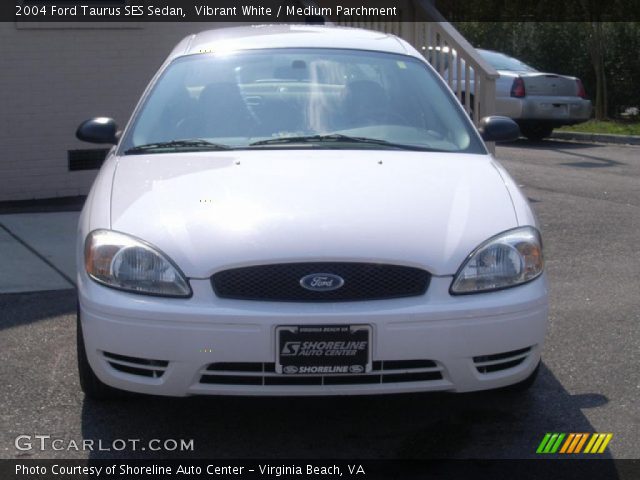 2004 Ford Taurus SES Sedan in Vibrant White