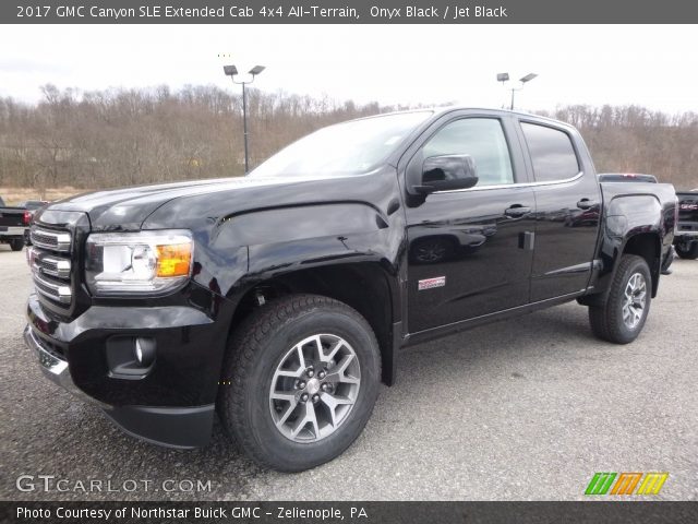 2017 GMC Canyon SLE Extended Cab 4x4 All-Terrain in Onyx Black