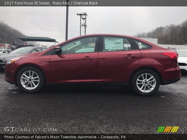 2017 Ford Focus SE Sedan in Ruby Red