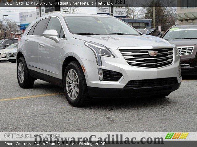 2017 Cadillac XT5 Luxury in Radiant Silver Metallic