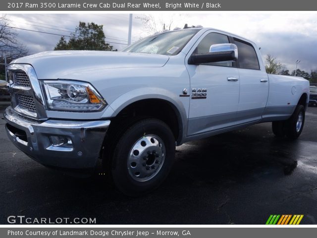 2017 Ram 3500 Laramie Crew Cab Dual Rear Wheel in Bright White