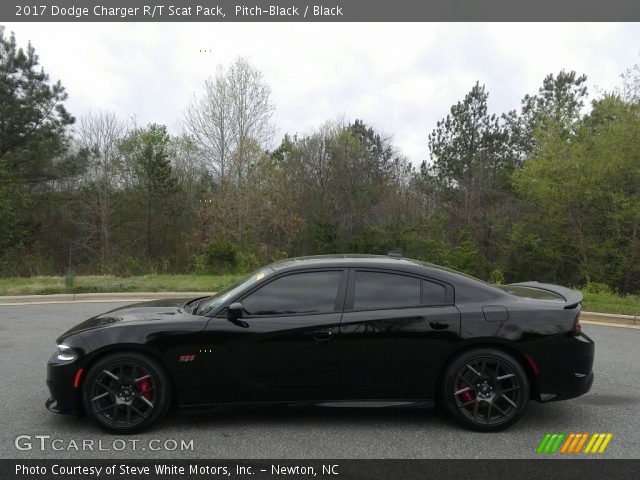 2017 Dodge Charger R/T Scat Pack in Pitch-Black