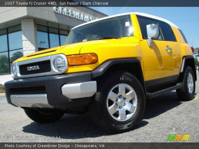 2007 Toyota FJ Cruiser 4WD in Sun Fusion