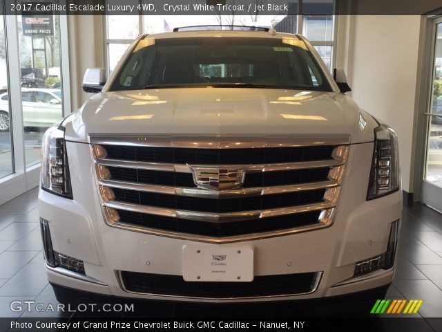 2017 Cadillac Escalade Luxury 4WD in Crystal White Tricoat