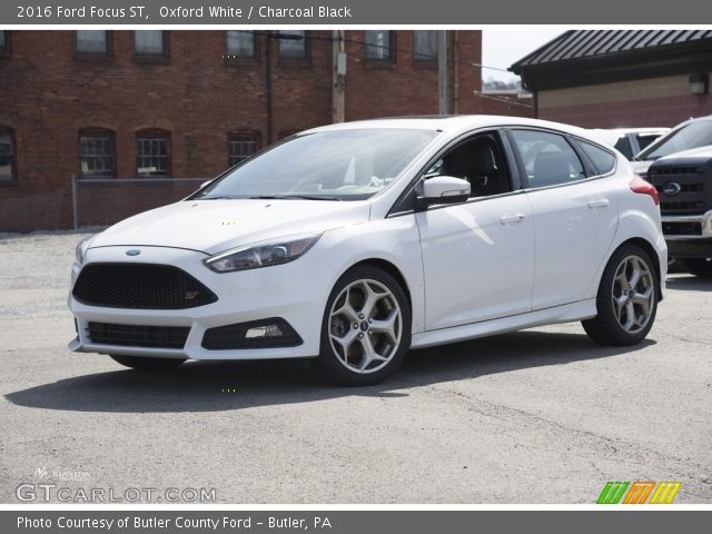 2016 Ford Focus ST in Oxford White