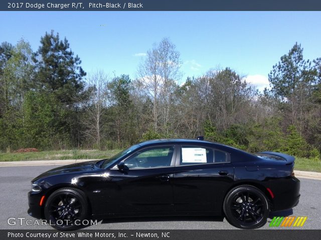 2017 Dodge Charger R/T in Pitch-Black