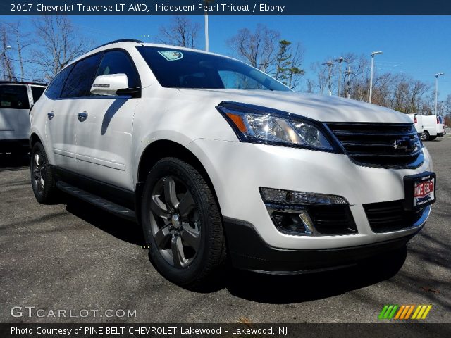 2017 Chevrolet Traverse LT AWD in Iridescent Pearl Tricoat