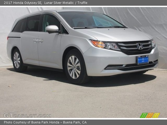 2017 Honda Odyssey SE in Lunar Silver Metallic