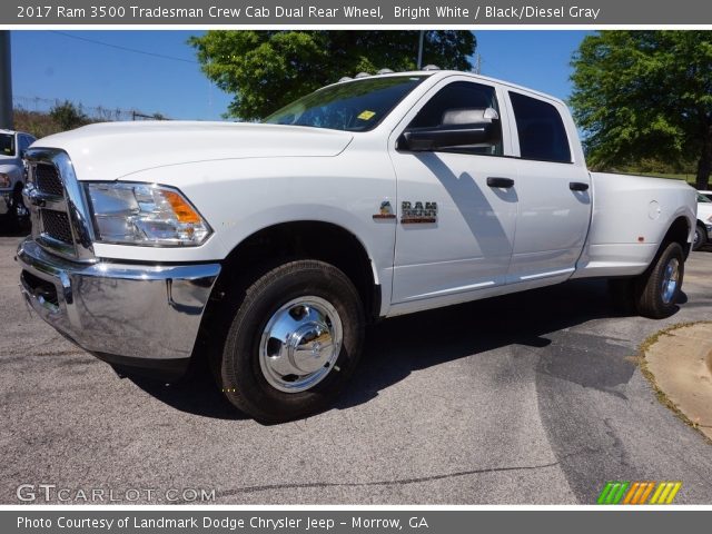 2017 Ram 3500 Tradesman Crew Cab Dual Rear Wheel in Bright White