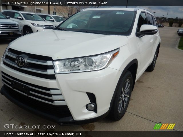 2017 Toyota Highlander XLE AWD in Blizzard White Pearl