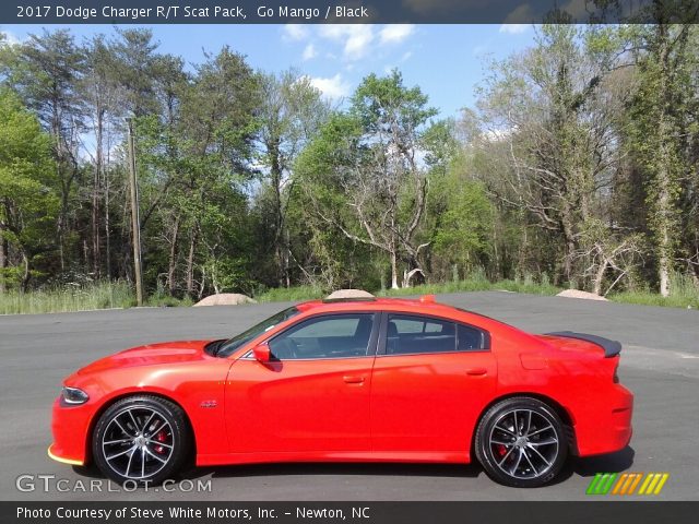 2017 Dodge Charger R/T Scat Pack in Go Mango
