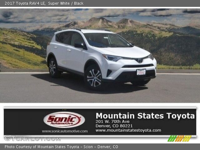 2017 Toyota RAV4 LE in Super White