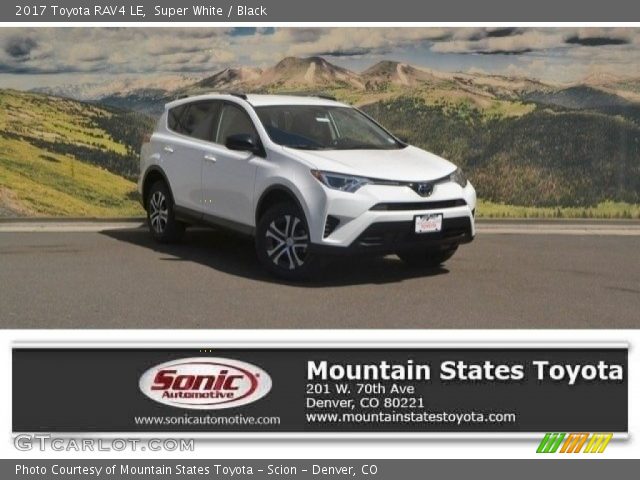 2017 Toyota RAV4 LE in Super White