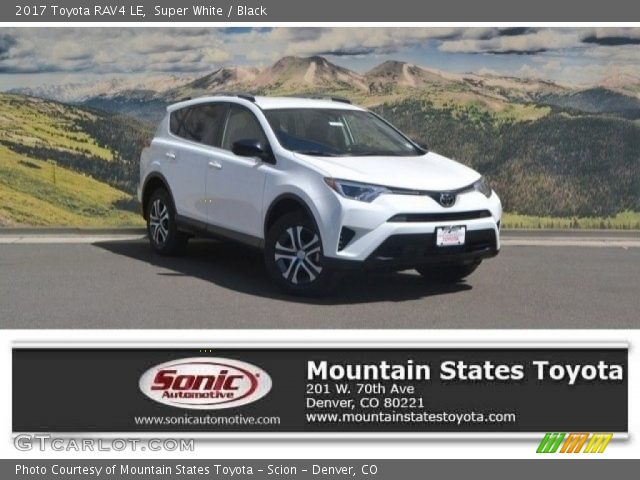 2017 Toyota RAV4 LE in Super White