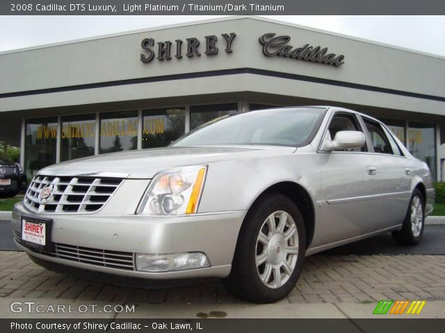 2008 Cadillac DTS Luxury in Light Platinum