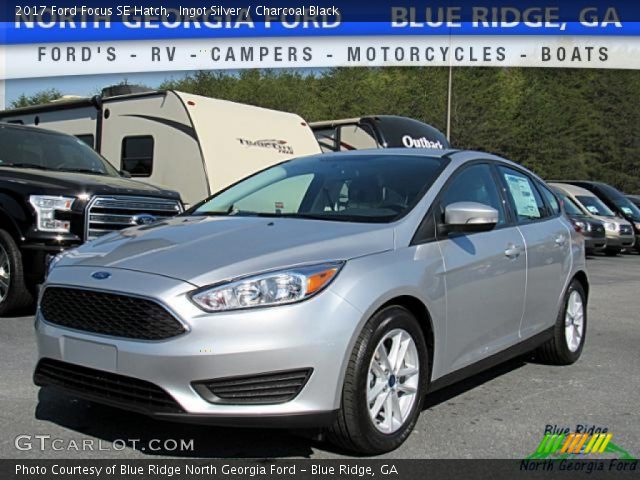 2017 Ford Focus SE Hatch in Ingot Silver