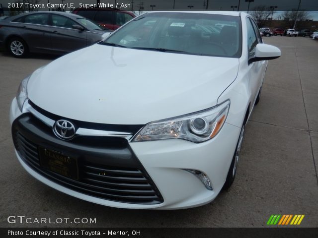 2017 Toyota Camry LE in Super White