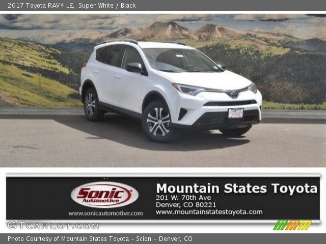 2017 Toyota RAV4 LE in Super White