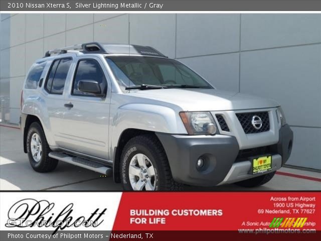 2010 Nissan Xterra S in Silver Lightning Metallic