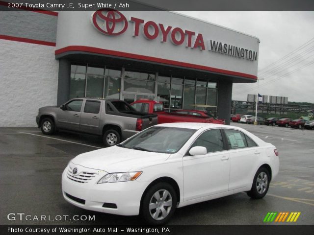 2007 Toyota Camry LE in Super White