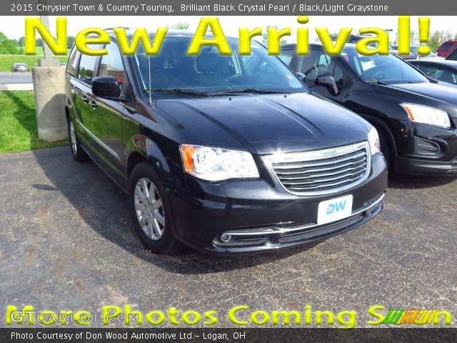 2015 Chrysler Town & Country Touring in Brilliant Black Crystal Pearl