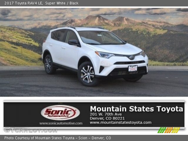 2017 Toyota RAV4 LE in Super White