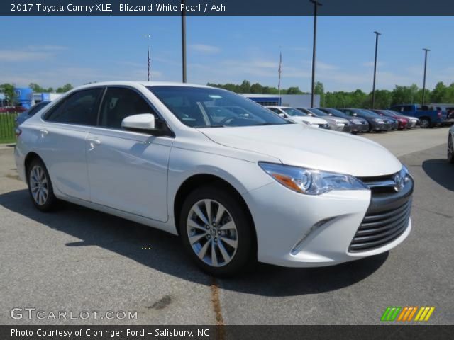 2017 Toyota Camry XLE in Blizzard White Pearl