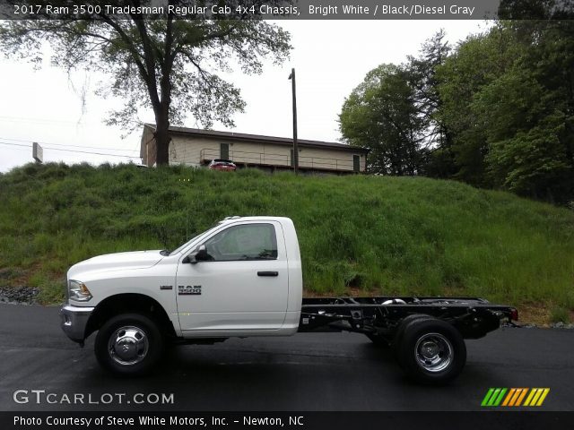2017 Ram 3500 Tradesman Regular Cab 4x4 Chassis in Bright White