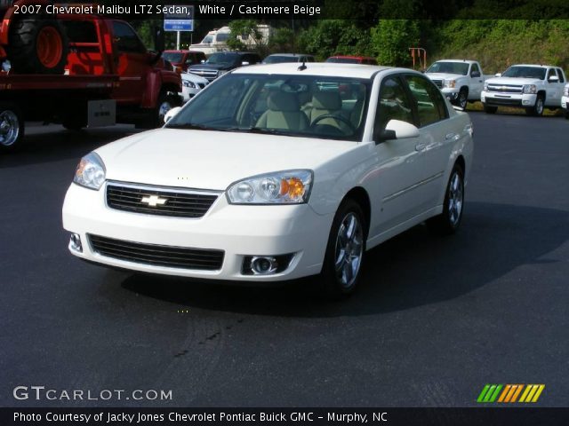 2007 Chevrolet Malibu LTZ Sedan in White