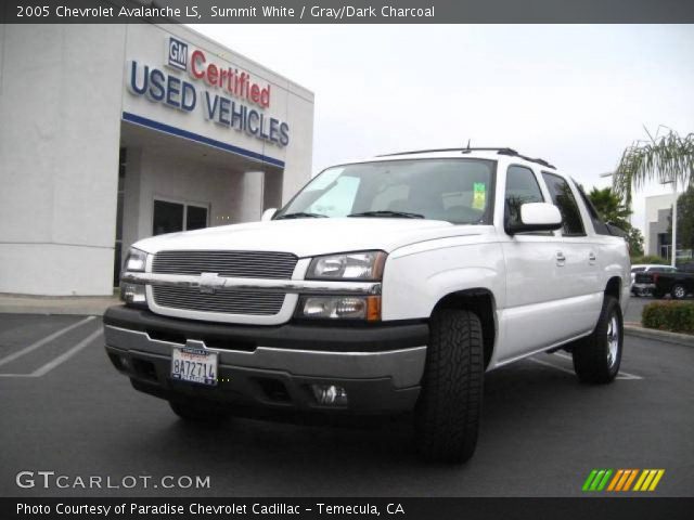 2005 Chevrolet Avalanche LS in Summit White