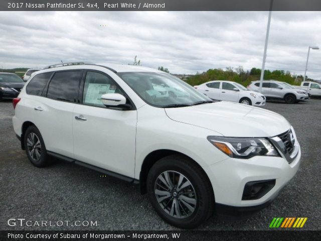 2017 Nissan Pathfinder SL 4x4 in Pearl White