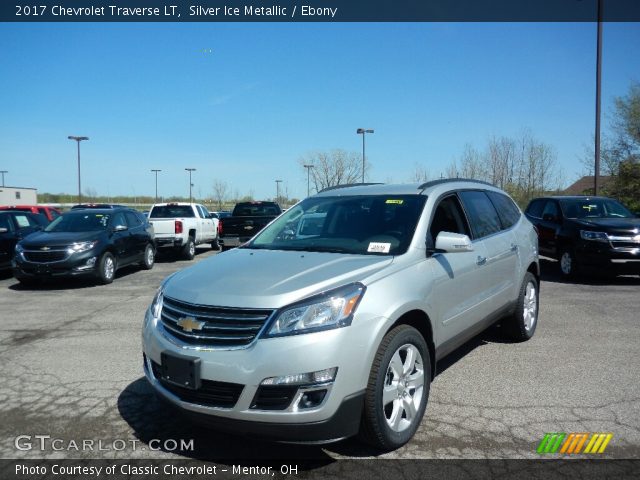 2017 Chevrolet Traverse LT in Silver Ice Metallic