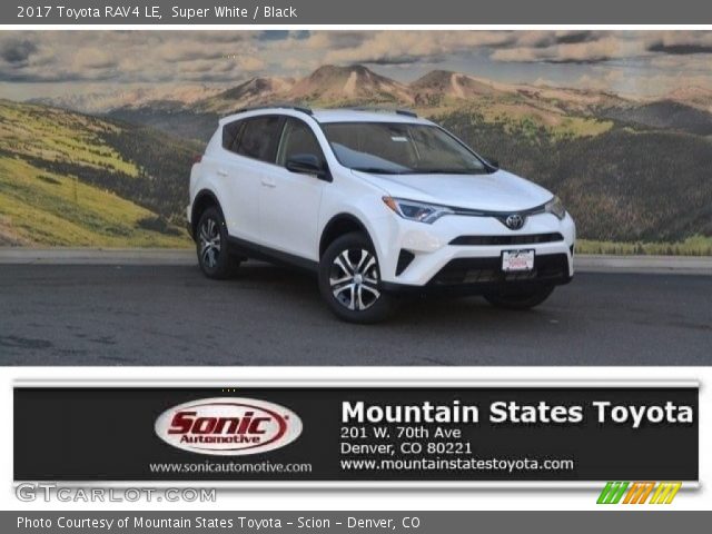 2017 Toyota RAV4 LE in Super White