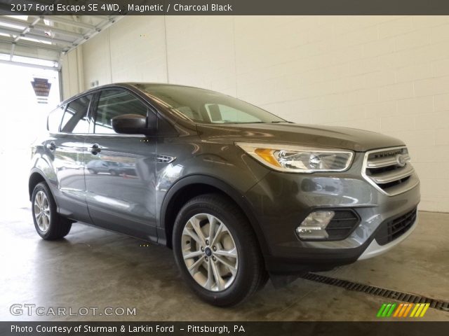 2017 Ford Escape SE 4WD in Magnetic