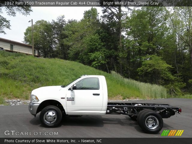 2017 Ram 3500 Tradesman Regular Cab 4x4 Chassis in Bright White